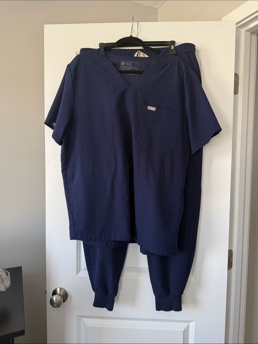 FIGS Navy Short-Sleeve V-Neck Scrub Top and Joggers